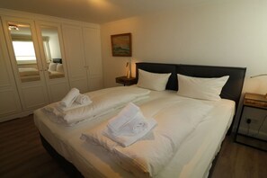 3 bedrooms, iron/ironing board, free WiFi