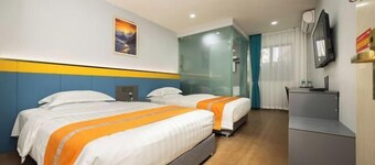 Yinlilai Business Hotel (Tianquan Hospital of Traditional Chinese Medicine Branch)