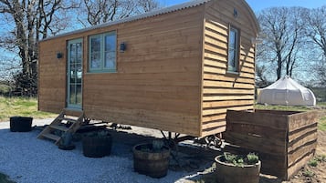 Cabin | Exterior