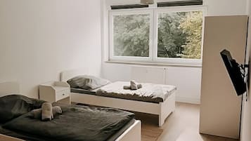 2 bedrooms, iron/ironing board, WiFi, bed sheets