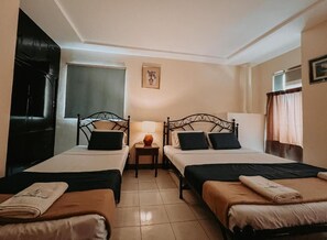 Comfort suite | Hypoallergeen beddengoed, een bureau, gratis wifi, beddengoed