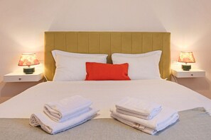 3 室のベッドルーム、アイロン / アイロン台、WiFi、ベッドシーツ