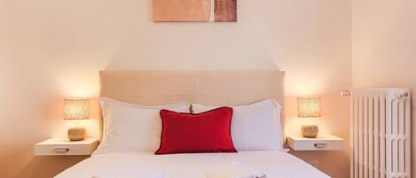 3 室のベッドルーム、アイロン / アイロン台、WiFi、ベッドシーツ