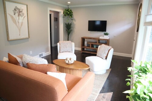 Modern Home Close to NYC!