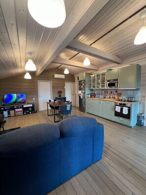 家庭小屋, 山景 | 私人廚房 | 大型冰箱、微波爐、烤箱、爐台
