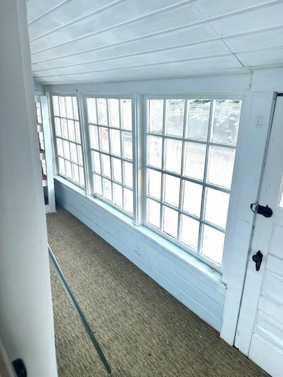 Auke Ridge Retreat - a short walk to the harbor!