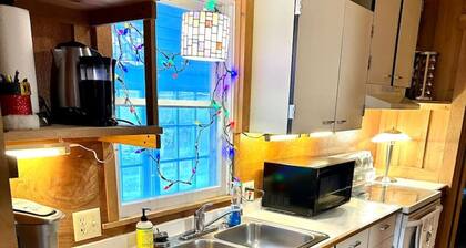 Auke Ridge Retreat - a short walk to the harbor!