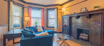 Historic 3BR Retreat Near Univ of Chicago