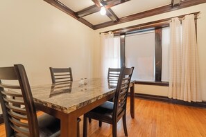 Dining - Historic 3BR Retreat Near Univ of Chicago (Chicago)