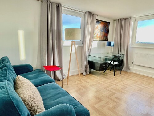 Elegant apartment 30 min from Central London