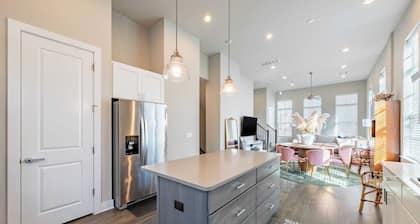 Modern Home, Private Balcony, Near Rainey & Lady Bird Lake Haus of Z