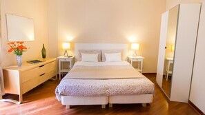 Classic Triple Room - hotel martino ai monti (Rome)