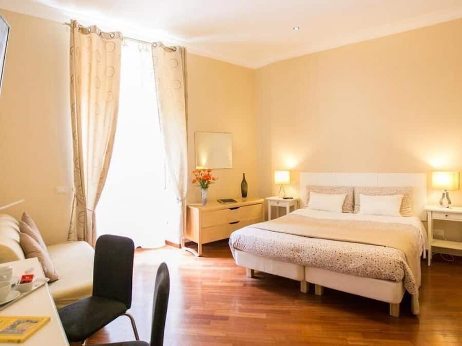 Classic Triple Room | Peti besi dalam bilik, meja, kalis bunyi, Wi-fi percuma