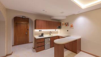 Luxury Apartment, 2 Bedrooms, Non Smoking | Private kitchen | Mini-fridge, microwave