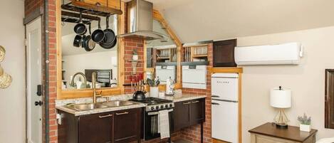 Frigorífic, microones, forn i placa de cuina