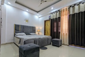 2 多间卧室、熨斗/熨衣板、WiFi、床单