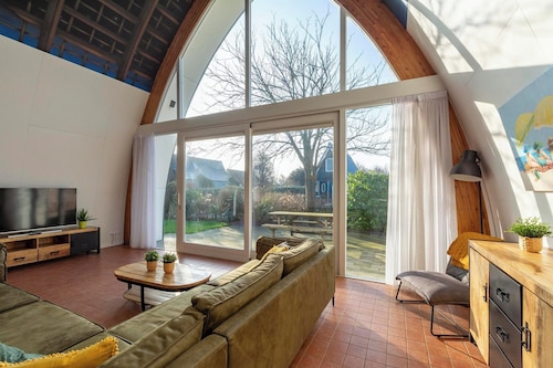 Coastal Villa With Jacuzzi