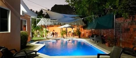 Piscine extérieure, piscine chauffée