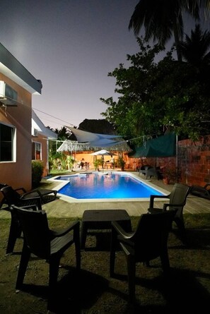 Piscine extérieure, piscine chauffée