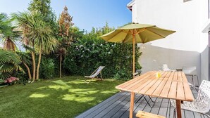 Outdoor dining - Renovated house, garden, close to beaches and shops (BIARRITZ)