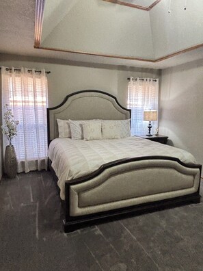 3 bedrooms, WiFi, bed sheets - Nice, Spacious 3 Bed 2bath house on Megan Dr Oklahoma City (Oklahoma City)