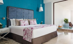 2 bedrooms, in-room safe, desk, iron/ironing board