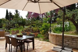 Outdoor dining - Villa Poggio Bettino by MMega (Civitanova Marche)