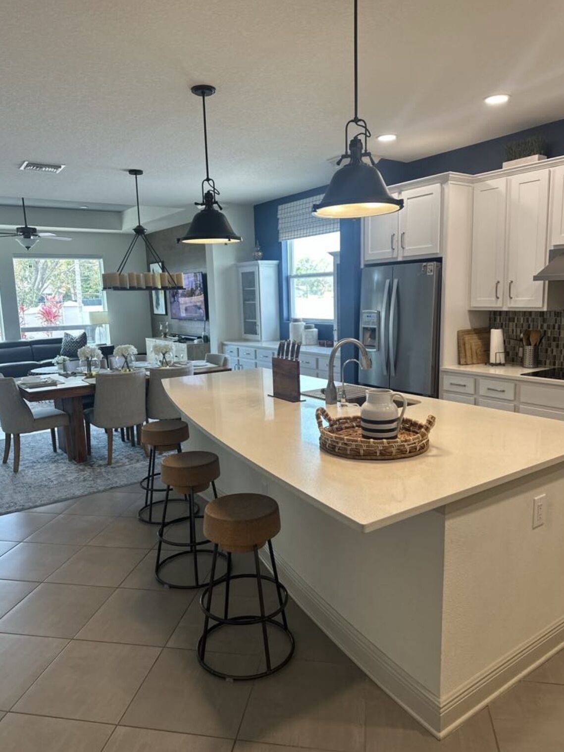 Micro-ondes, four, lave-vaisselle