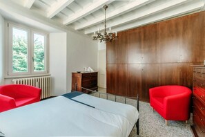 2 室のベッドルーム、セーフティボックス (室内)、アイロン / アイロン台、WiFi (無料)