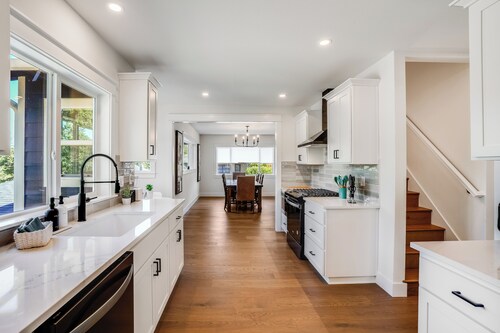 Entertainment Haven / Pool Table