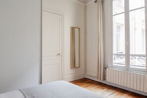 1 chambre, fer et planche à repasser, Wi-Fi, draps fournis