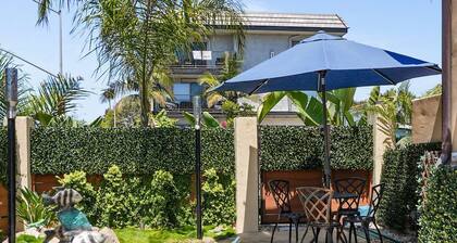 Sail Bay Luxury Retreat | Private Spa, Rooftop Views, Outdoor Kitchen & Garage Parking