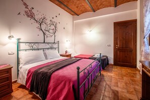 1 bedroom, bed sheets