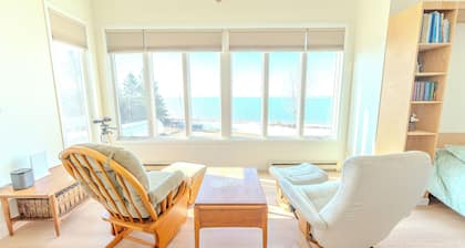 The Getaway on Saint Martin Bay: Spring into Peaceful Bay Views & Blooming Scenery