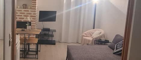 1 bedroom, iron/ironing board, WiFi, bed sheets