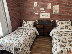 4 dormitorios, tabla de planchar con plancha, wifi y ropa de cama