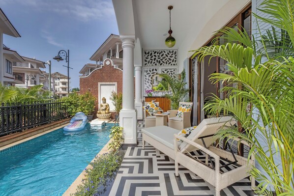 Pool - SUMMERVILLE - 3BHK LUXURY POOL VILLA WITH ELEVATOR AND GARDEN - NORTH GOA (Arpora)