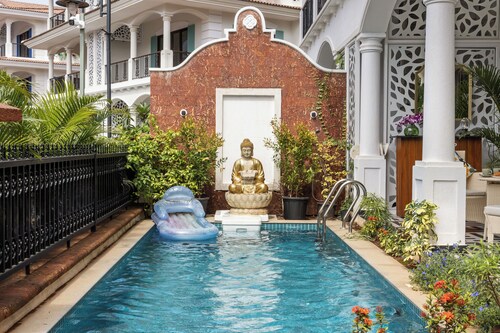 SUMMERVILLE - 3BHK LUXURY POOL VILLA WITH ELEVATOR AND GARDEN - NORTH GOA