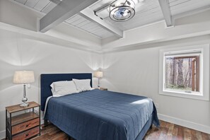 3 makuuhuonetta, silitysrauta/-lauta, Wi-Fi, vuodevaatteet