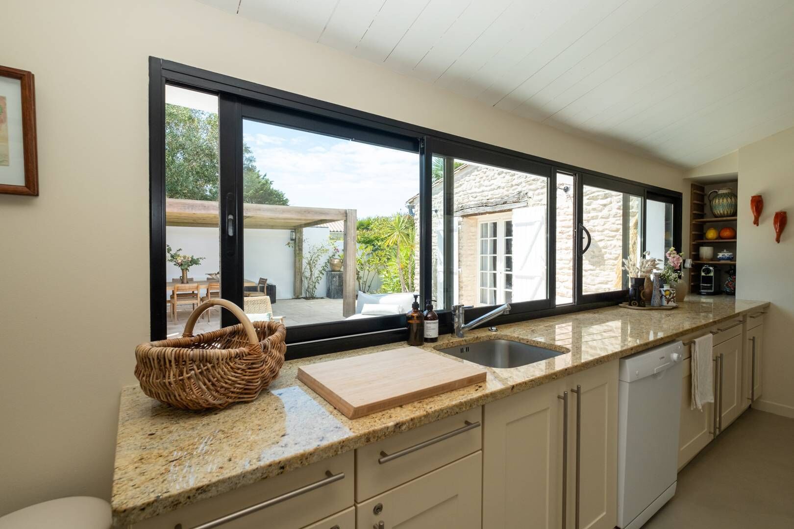 Réfrigérateur, four, lave-vaisselle