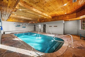 Indoor pool, a heated pool - Heated Pool · Mtn View · Hot Tub · Games · Pets (Sevierville)