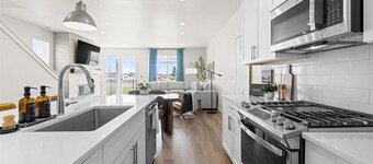 Charming NEW 3-bedroom house with Pool/Playground Near Grocery and Restaurants