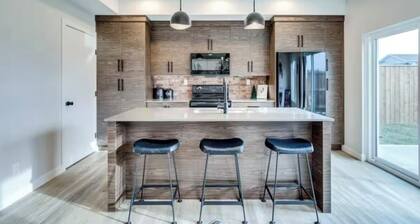 Luxury Townhome in Sylvan Lake