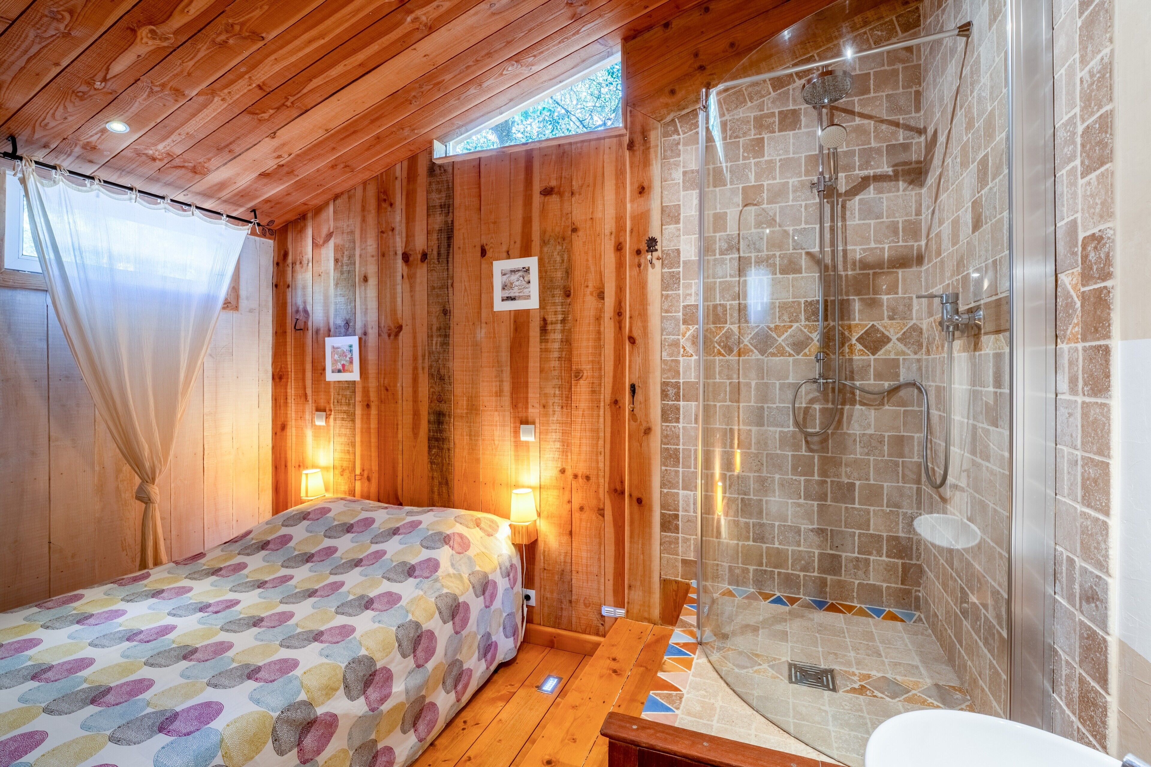 1 chambre, fer et planche à repasser, Wi-Fi gratuit, draps fournis