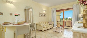 Apartment 'Mazzini' with Sea View, Wi-Fi and Air Conditioning