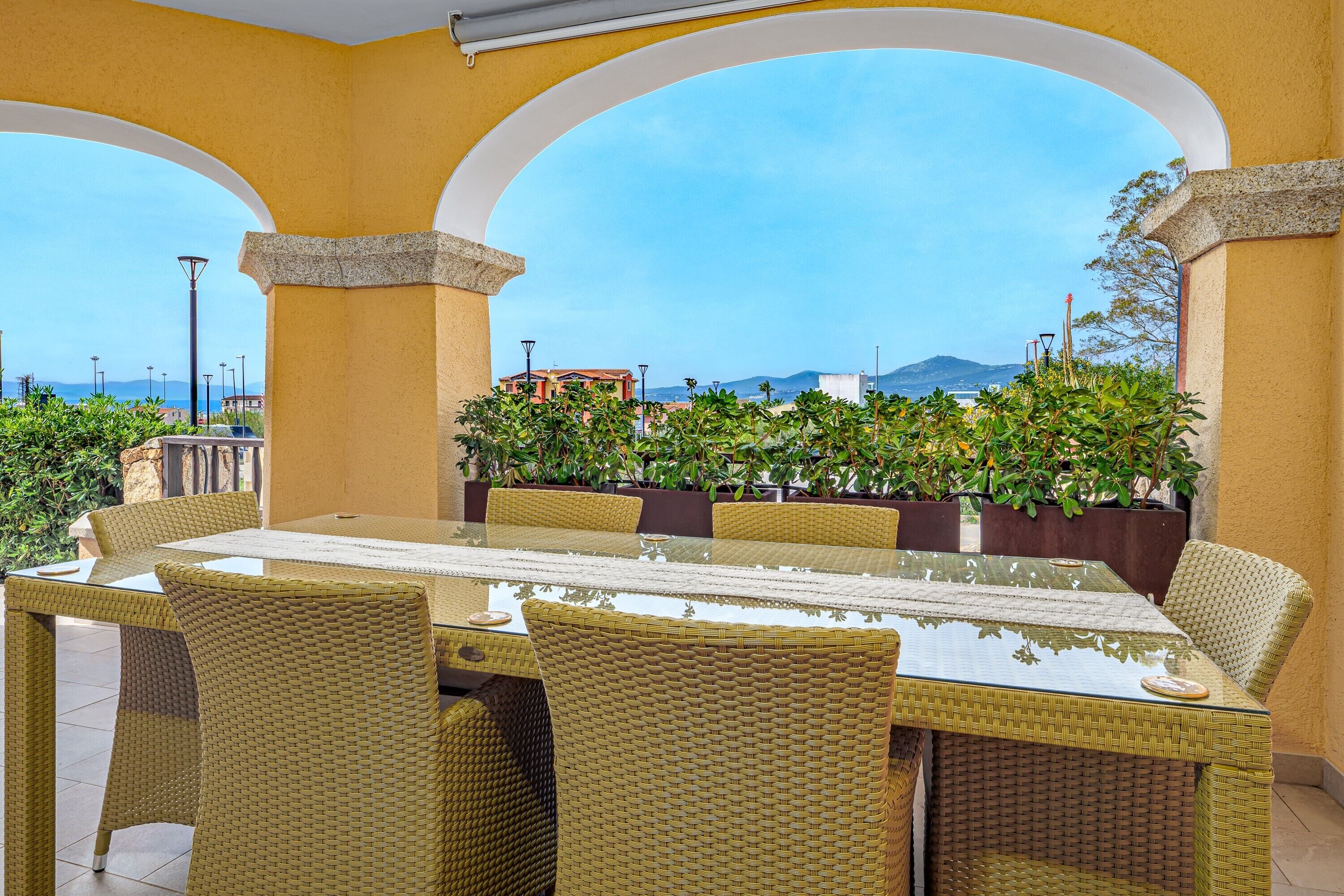 屋外ダイニングエリア