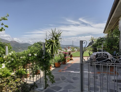 Ferienwohnung 'Tramonto' mit Privatterrasse, Wi-Fi und Klimaanlage