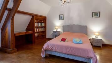 1 sovrum, strykjärn/strykbräda, gratis wi-fi och sängkläder