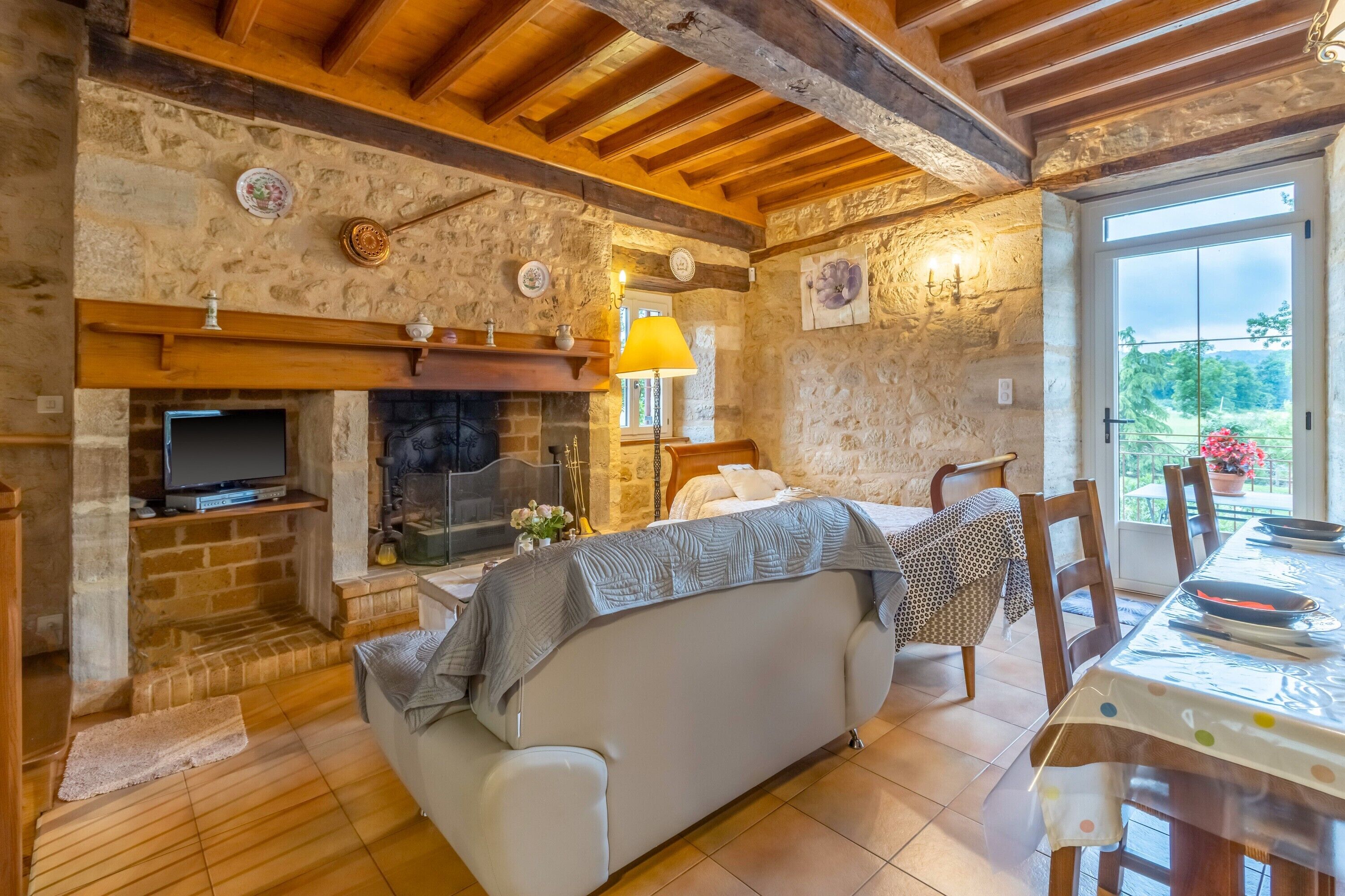 Televisio, pöytätennispöytä