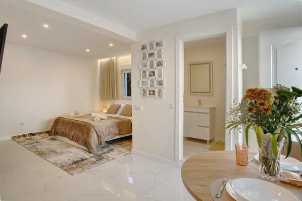 1 bedroom, iron/ironing board, free WiFi, bed sheets